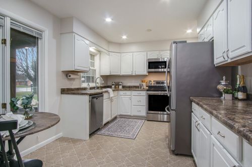 51823 Cheryl Dr, Granger IN exterior