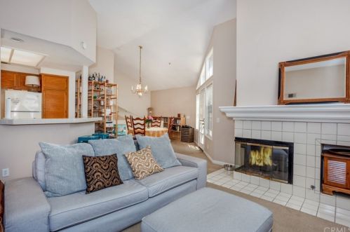 60 Magellan Aisle, Irvine, CA 92620-5718