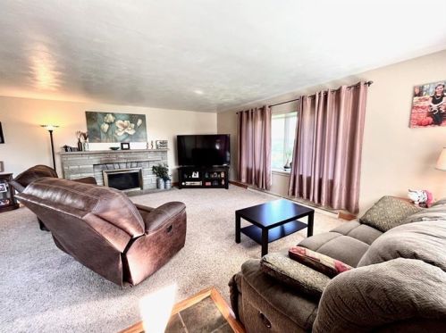 211 Craig St, New Brighton, PA 15066-3611