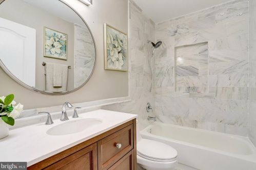 10108 Nedra Dr, Great Falls VA  22066-2835 exterior