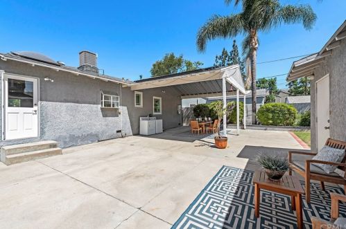 6546 Clybourn Ave, North Hollywood CA  91606-2730 exterior