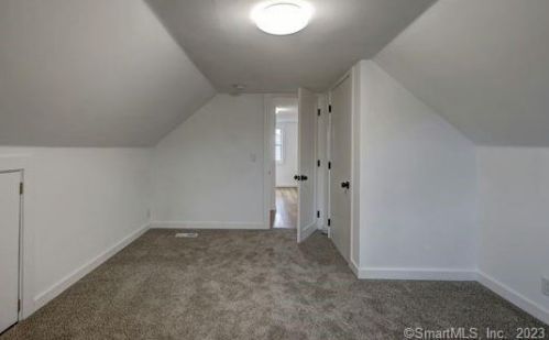 242 Meadowside Rd, Milford CT  06460-4528 exterior