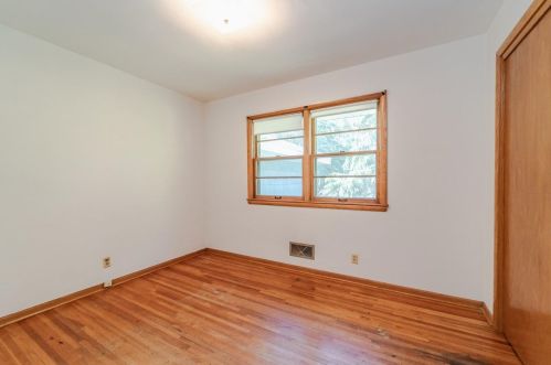 2422 53rd St, South Saint Paul MN  55076-1210 exterior