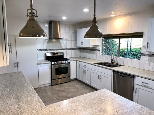 138 Calle Arriba, Palm Springs, CA 92264-6329