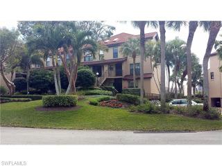 211 La Peninsula Blvd, Naples FL  34113-4034 exterior