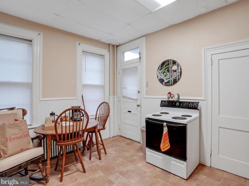 365 College Ave, Lancaster PA 17603-3319 exterior