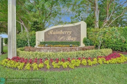 865 29th Ave, Delray Beach FL  33445-1962 exterior