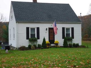 382 Litchfield Rd, Litchfield, CT 06759-2901
