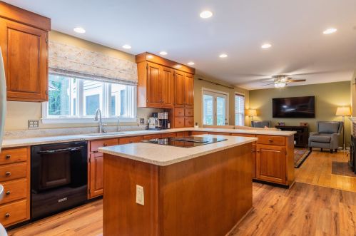 23 Patch Rd, Hollis, NH 03049-6283