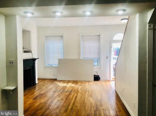 155 Fairmount Ave, Philadelphia PA  19123-3019 exterior