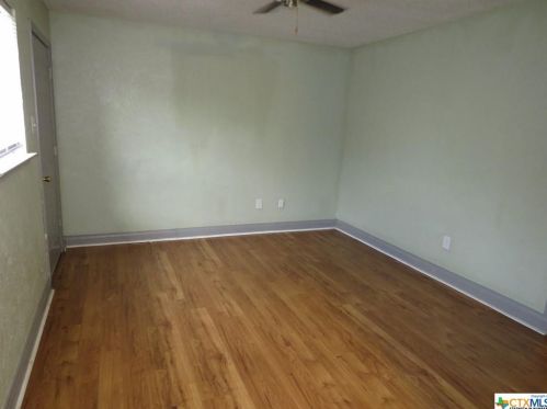 1213 3rd St, Copperas Cove, TX 76522-3508