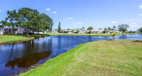 116 Camino Del Rio, Fort Pierce FL  34952-2375 exterior