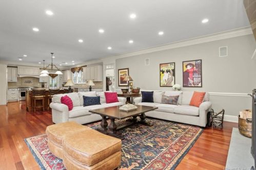 77 Tackora Trl, Ridgefield CT  06877-3028 exterior
