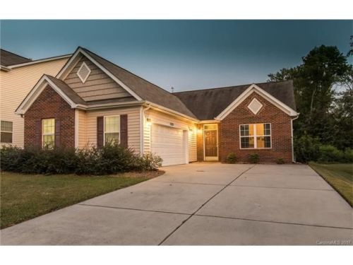 10507 Atkins Ridge Dr, Charlotte, NC 28213-4296