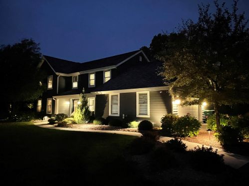 11912 Lantern Ln, Thiensville, WI 53092-1566