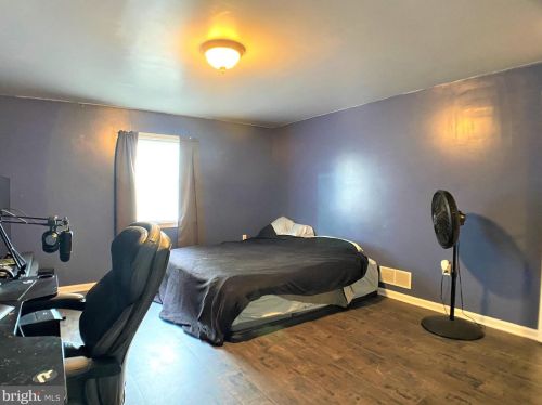 381 Lake St, Ephrata PA  17522-2456 exterior