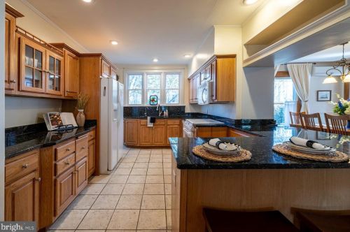 102 High St, Edinburg VA  22824-3084 exterior