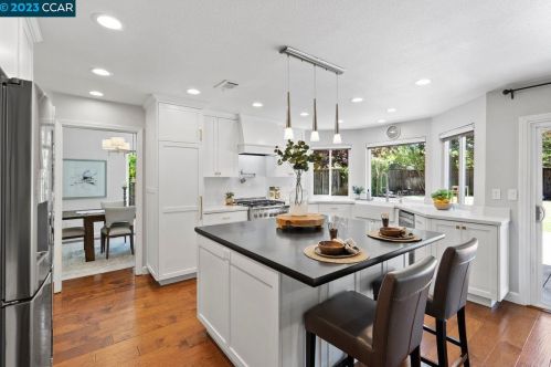 40 Chardonnay Ct, Danville, CA 94506-6160