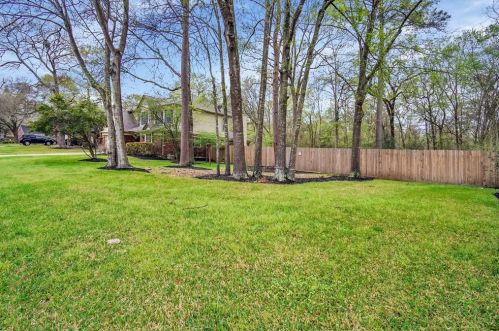 1006 Rivershire Dr, Conroe, TX 77304-2752