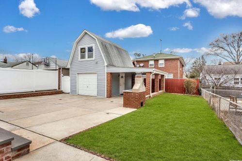 86-15 262nd St, Floral Park NY  11004-1344 exterior