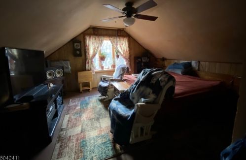 88 Roosevelt Blvd, Oakland NJ  07436-2018 exterior