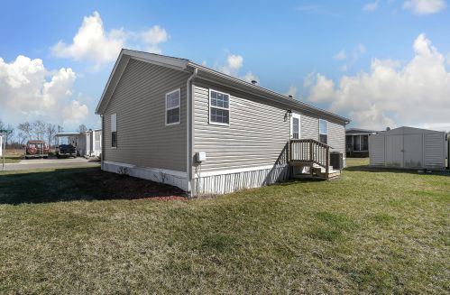 239 Rosie Ave, Pataskala OH  43062 exterior