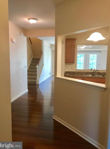2060 Deer Run Dr, Hummelstown, PA 17036-7084