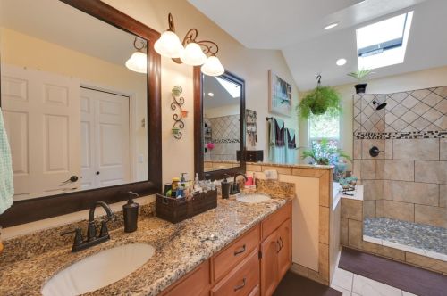 18883 Hummingbird Dr, Lake Wildwood CA  95946-9694 exterior