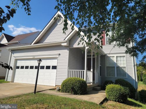 6182 Tag Ct, Woodbridge, VA 22193-4186