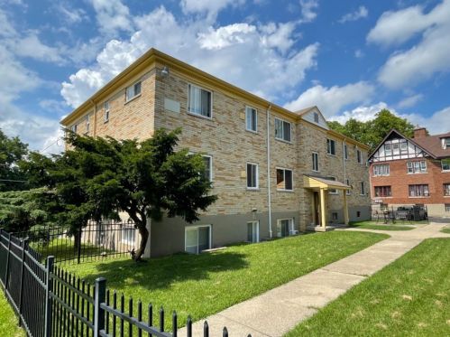 2894 Harrison Ave, Cincinnati, OH 45211-7118