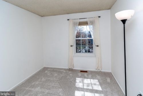 48 Drewes Ct, Lawrence Township NJ  08648-2634 exterior