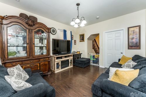 515 Sayre Ave, Perth Amboy, NJ 08861-3681