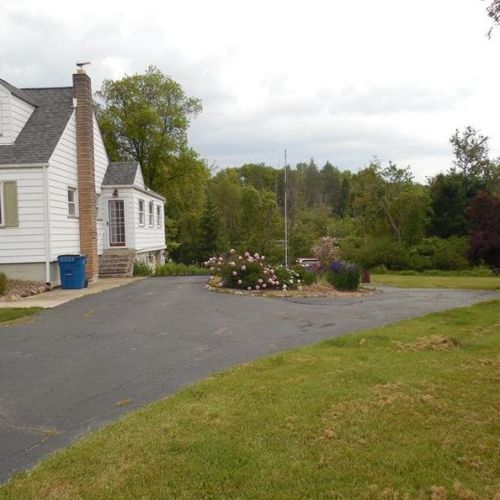 5208 Main St, Edinburg, PA 16116-1518