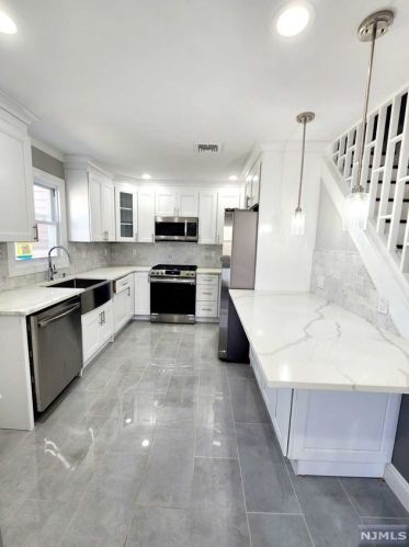 12 Lohmann Pl, Dumont NJ  07628-1520 exterior