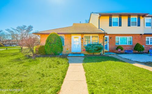 632 Denise Ct, Bricktown, NJ 08724-7163