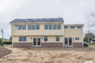 497 Grove Ave, Canaan Lake, NY 11772-4141