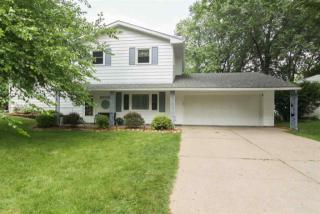 2908 Sycamore Ter, Panarama Park, IA 52722-2342