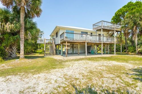449 Pine Ave, Saint George Island, FL 32328-2835