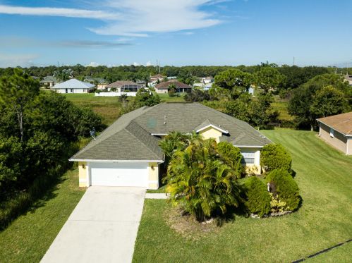 6446 Hope Ct, Fort Pierce, FL 34986-3812