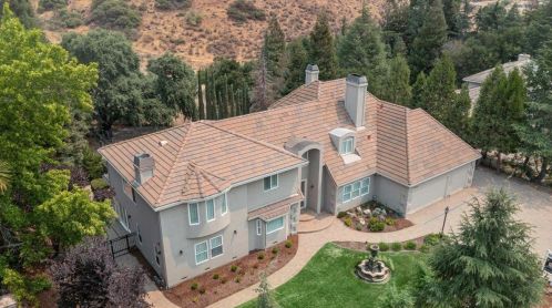 18660 Castle Lake Dr, Morgan Hill CA  95037-9472 exterior