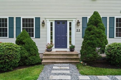 22 Vincent Rd, Mendon, MA 01756-1371
