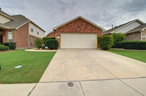 2116 Charmion Ln, Fort Worth, TX 76131-1607