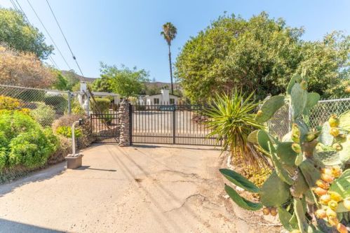 11064 Green Oaks Rd, Lakeside, CA 92040-1217