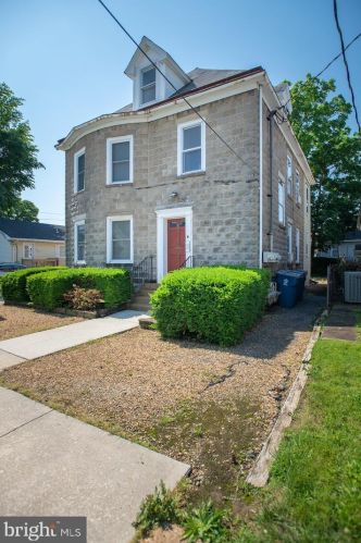 8 Belmont Ave, Wilmington, DE 19804-1573