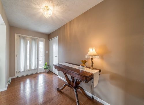 2644 Cyclorama Dr, Cincinnati, OH 45211-8315