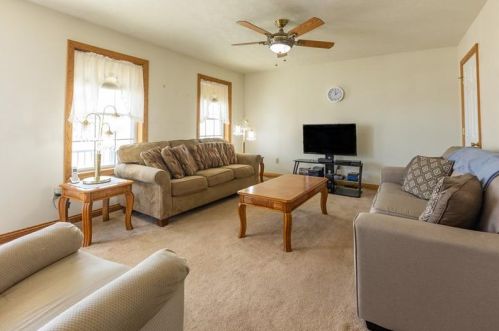 276 Cannell Dr, Somerset, PA 15501-2662