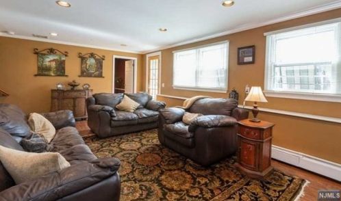 102 Pawnee Ave, Oakland NJ  07436-3724 exterior