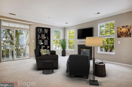 13004 Cabin Creek Rd, Herndon, VA 20171-4808