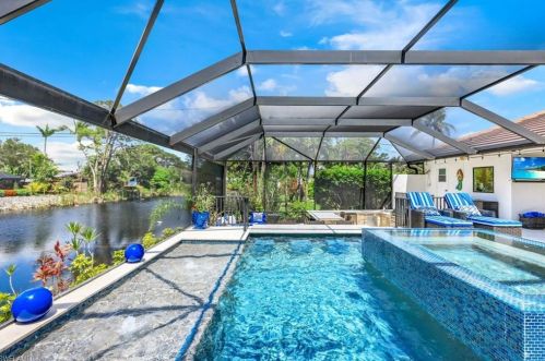 999 Valley Dr, Bonita Springs FL  34134-7438 exterior