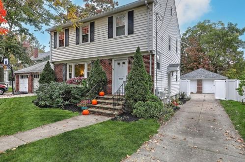 115 Jastram St, Providence, RI 02908-3406